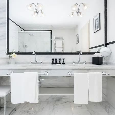 Отель Bernini Palace 5*