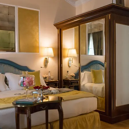 Отель Bernini Palace 5*